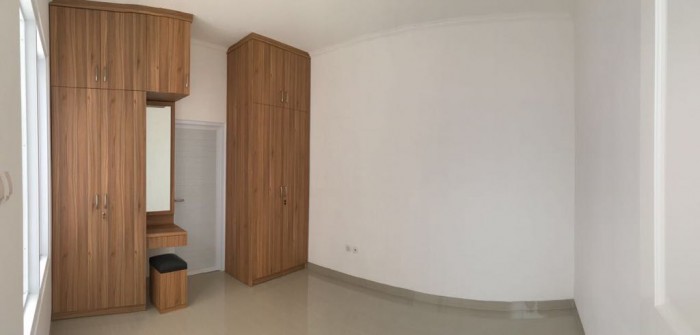 Rumah disewakan di Taman Beverly Lippo Cikarang